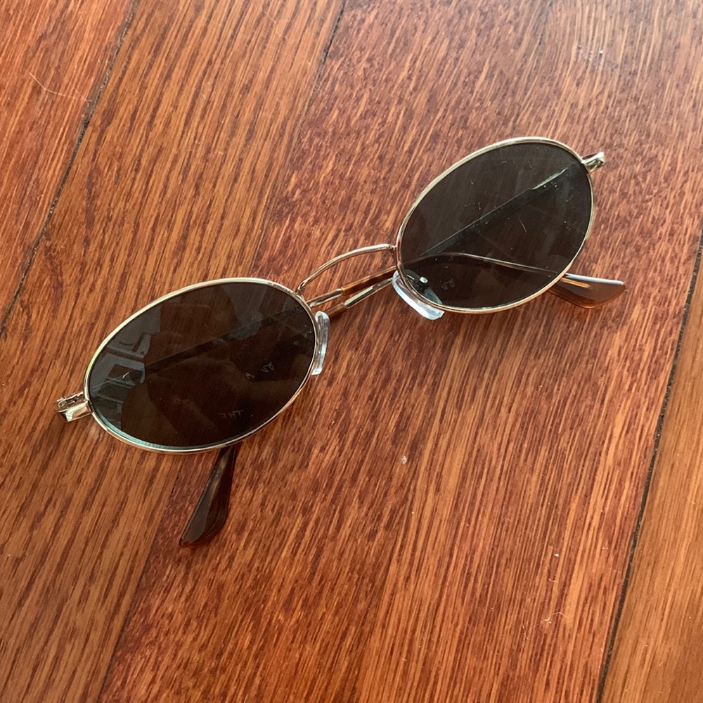 Vintage oval sunglasses